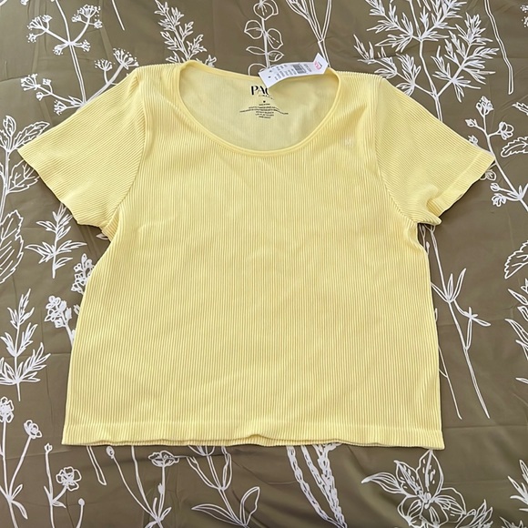 Yellow Strecthy Top 🌼 - Picture 1 of 5